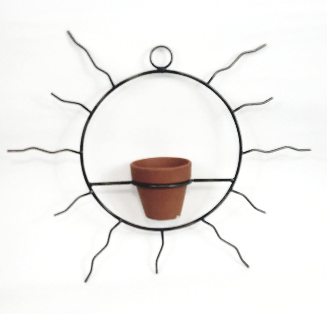 Hanging Sun Pot